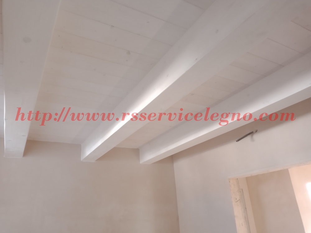 Controsoffito in stile moderno sbiancato